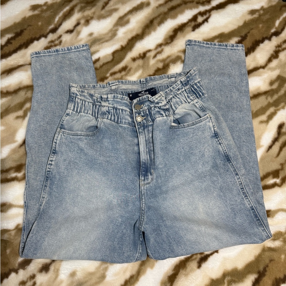 Hollister Ultra High Rise Mom Jean